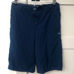 Boys Under Armour Golf Shorts, size YL in Navy